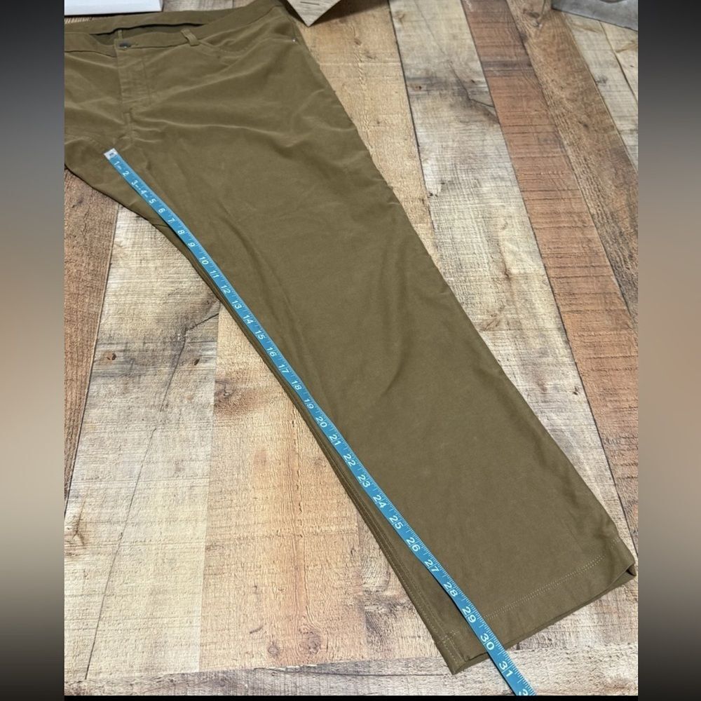 Lululemon ABC Classic-Fit Pant Utilitech
Artifact
Size 42 - Picture 11 of 13